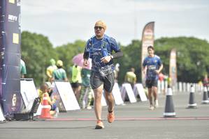 BIB: 0919
                            <button type="button" onclick="openModal(4955260)" class="btn btn-primary btn-sm float-right btn-popup" data-toggle="modal" data-target=".modal-high-quality">
                        <i class="fas fa-shopping-cart"></i> Add to Cart
                    </button>
                                            <button type="button" onclick="isThisMe(4955260, true)" class="btn btn-success btn-sm float-right btn-popup btn-isme hidden" data-toggle="tooltip" data-placement="bottom" title="นี่คือรูปของคุณใช่ไหม คลิกที่นี่เพื่อเอาเข้าอัลบั้ม">
                        <i class="fas fa-plus"></i> Add to album
                    </button>
                    <button type="button" onclick="isThisMe(4955260, false)" class="btn btn-warning btn-sm float-right btn-popup btn-isnotme hidden">
                        <i class="fas fa-ban"></i> Remove from album
                    </button>